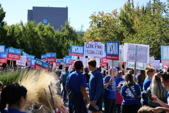 Nurses picket at Seattle Children’s Hospital over safety and health concerns